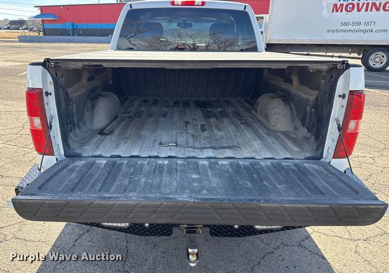 image for item EU4106 2010 Chevrolet Silverado 1500 Ext. Cab pickup truck