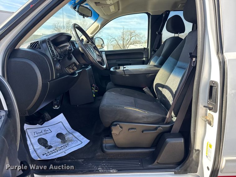 image for item EU4106 2010 Chevrolet Silverado 1500 Ext. Cab pickup truck