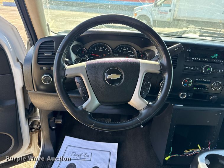 image for item EU4106 2010 Chevrolet Silverado 1500 Ext. Cab pickup truck