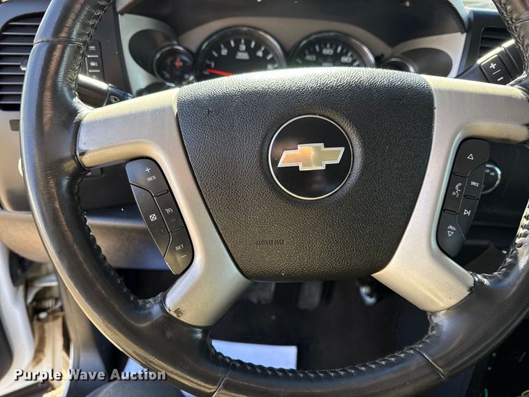 image for item EU4106 2010 Chevrolet Silverado 1500 Ext. Cab pickup truck