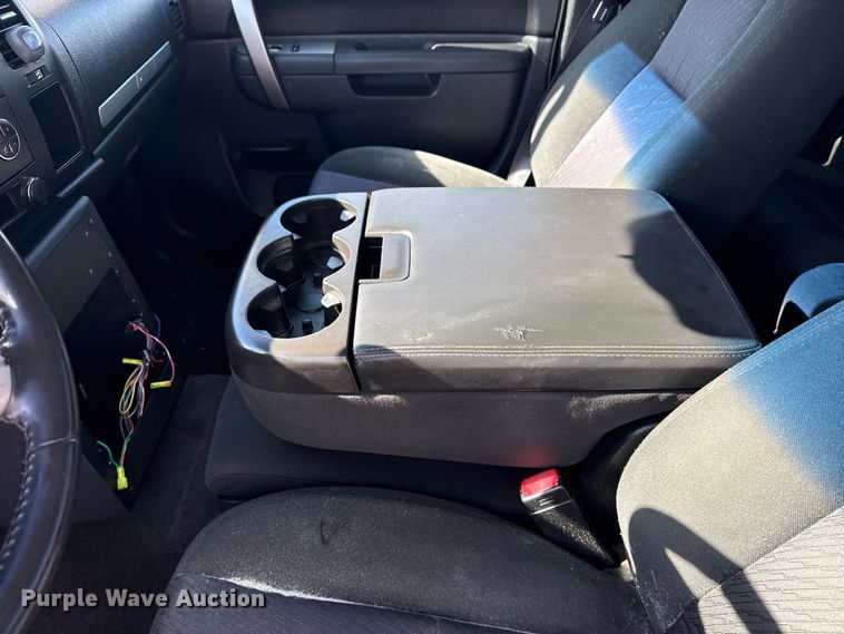 image for item EU4106 2010 Chevrolet Silverado 1500 Ext. Cab pickup truck