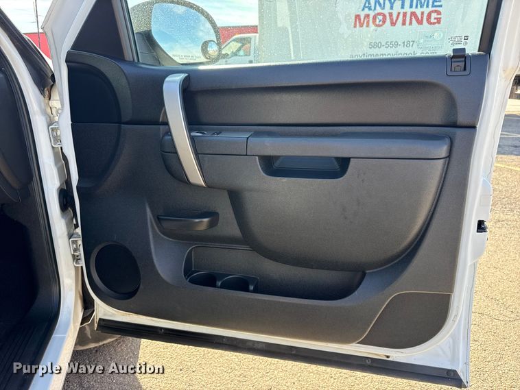 image for item EU4106 2010 Chevrolet Silverado 1500 Ext. Cab pickup truck