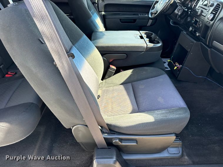 image for item EU4106 2010 Chevrolet Silverado 1500 Ext. Cab pickup truck