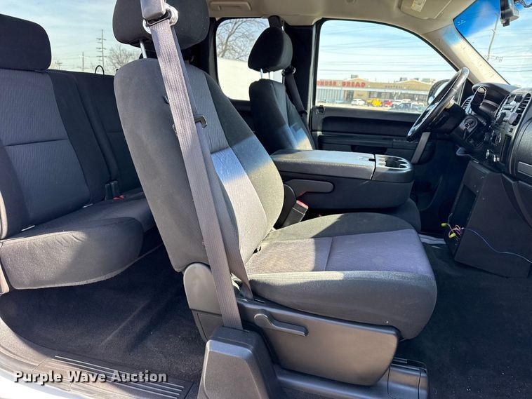 image for item EU4106 2010 Chevrolet Silverado 1500 Ext. Cab pickup truck