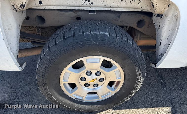 image for item EU4106 2010 Chevrolet Silverado 1500 Ext. Cab pickup truck