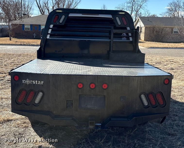 image for item EU4844 2005 GMC Sierra Crew Cab flatbed pickup truck