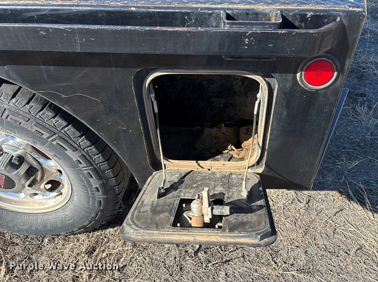 image for item EU4844 2005 GMC Sierra Crew Cab flatbed pickup truck