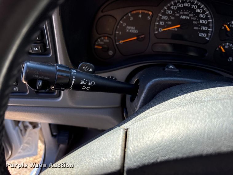 image for item EU4844 2005 GMC Sierra Crew Cab flatbed pickup truck