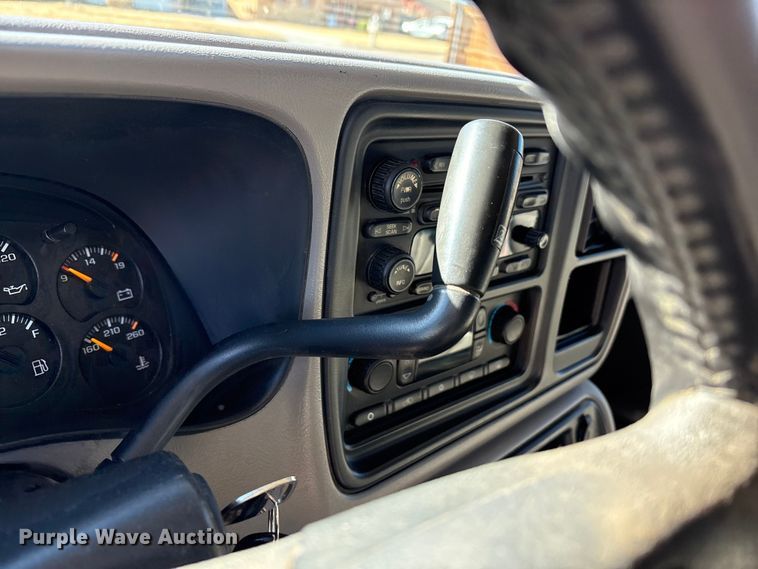 image for item EU4844 2005 GMC Sierra Crew Cab flatbed pickup truck