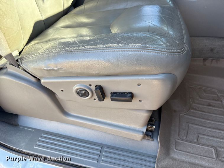 image for item EU4844 2005 GMC Sierra Crew Cab flatbed pickup truck