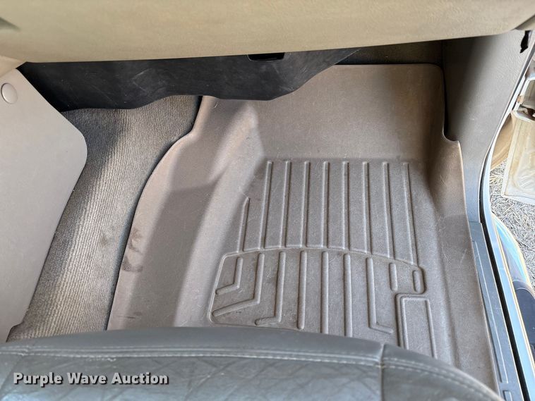 image for item EU4844 2005 GMC Sierra Crew Cab flatbed pickup truck