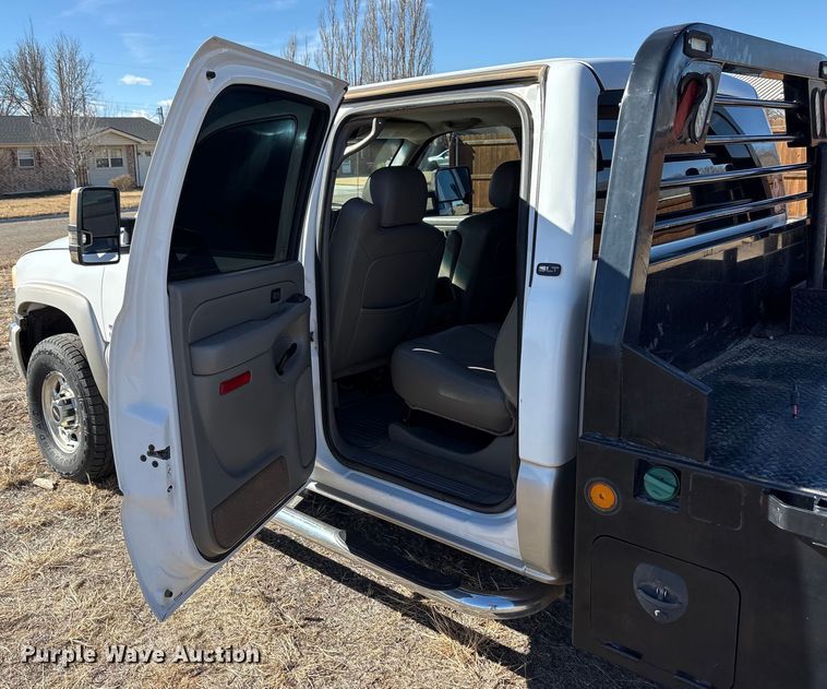 image for item EU4844 2005 GMC Sierra Crew Cab flatbed pickup truck