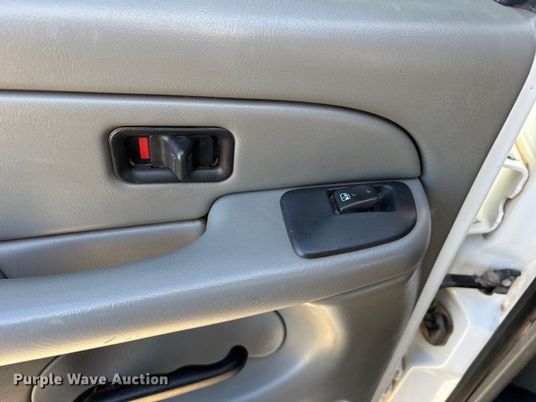 image for item EU4844 2005 GMC Sierra Crew Cab flatbed pickup truck