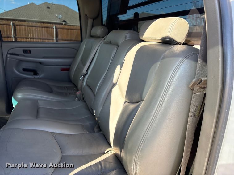 image for item EU4844 2005 GMC Sierra Crew Cab flatbed pickup truck