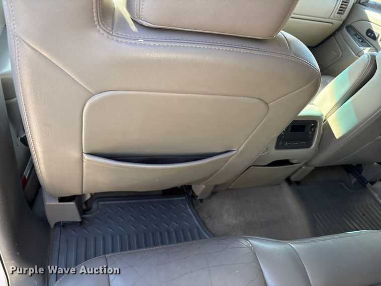 image for item EU4844 2005 GMC Sierra Crew Cab flatbed pickup truck