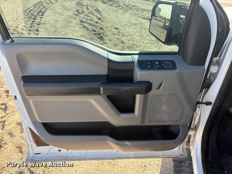 image for item EU4851 2017 Ford F150 Ext. Cab pickup truck