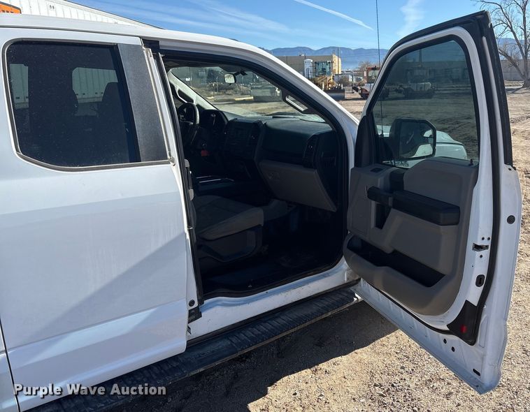 image for item EU4851 2017 Ford F150 Ext. Cab pickup truck