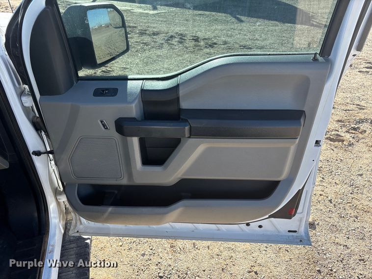 image for item EU4851 2017 Ford F150 Ext. Cab pickup truck