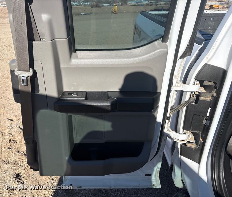 image for item EU4851 2017 Ford F150 Ext. Cab pickup truck