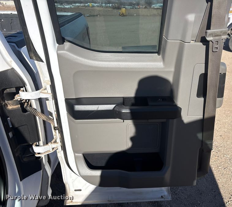 image for item EU4851 2017 Ford F150 Ext. Cab pickup truck