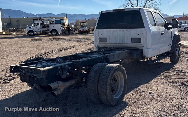 image for item EU4852 2019 Ford F450 Super Duty Crew Cab truck cab and chassis