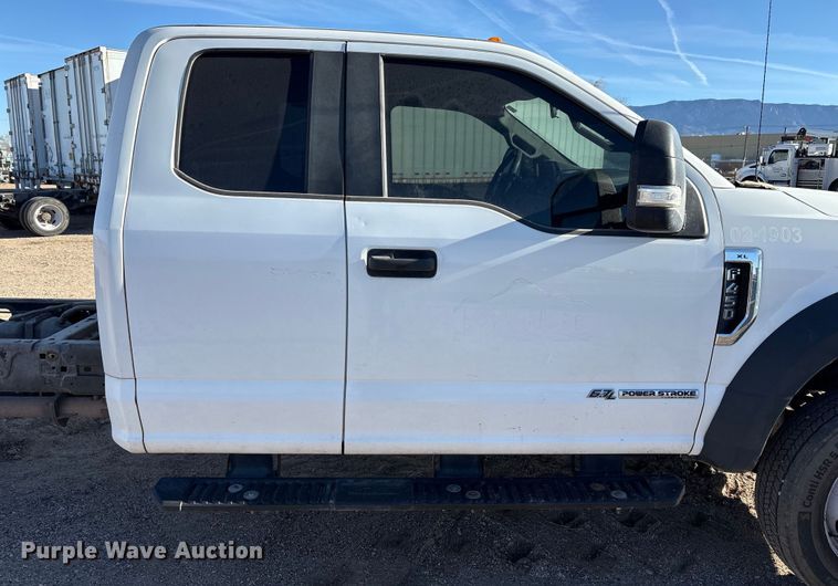image for item EU4852 2019 Ford F450 Super Duty Crew Cab truck cab and chassis
