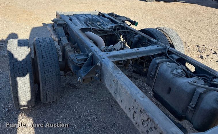 image for item EU4852 2019 Ford F450 Super Duty Crew Cab truck cab and chassis