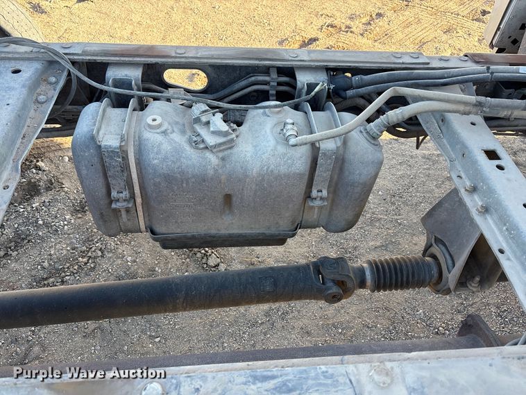 image for item EU4852 2019 Ford F450 Super Duty Crew Cab truck cab and chassis