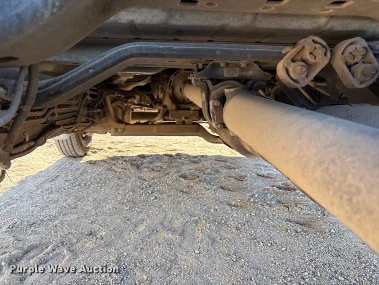 image for item EU4852 2019 Ford F450 Super Duty Crew Cab truck cab and chassis