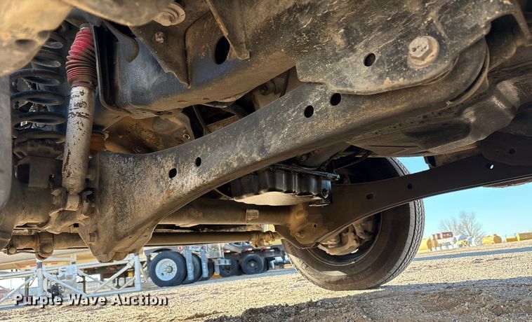 image for item EU4852 2019 Ford F450 Super Duty Crew Cab truck cab and chassis