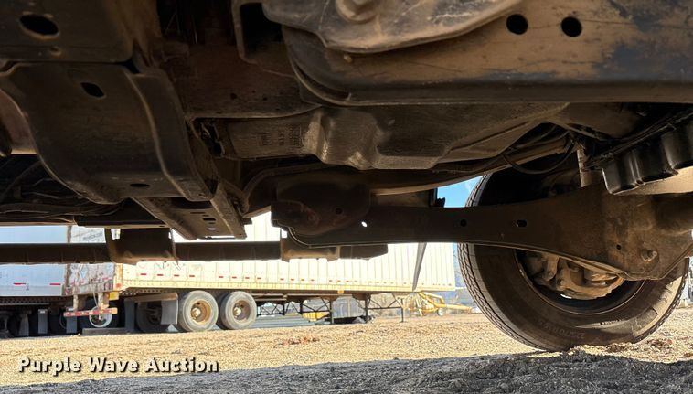 image for item EU4852 2019 Ford F450 Super Duty Crew Cab truck cab and chassis