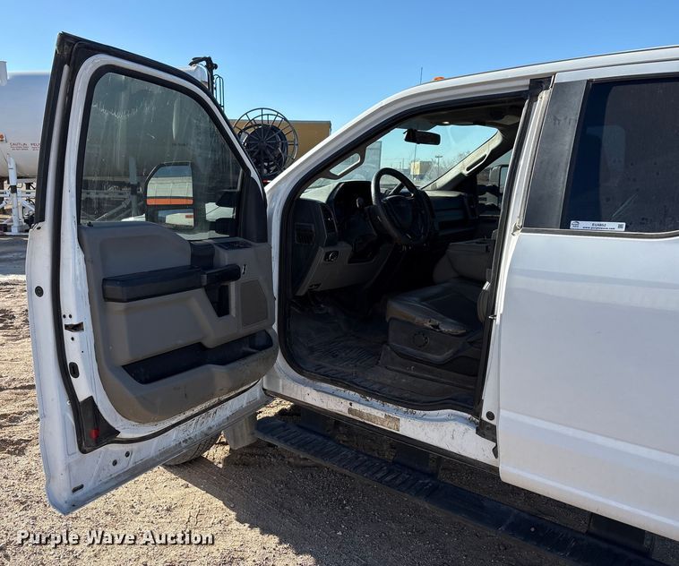 image for item EU4852 2019 Ford F450 Super Duty Crew Cab truck cab and chassis