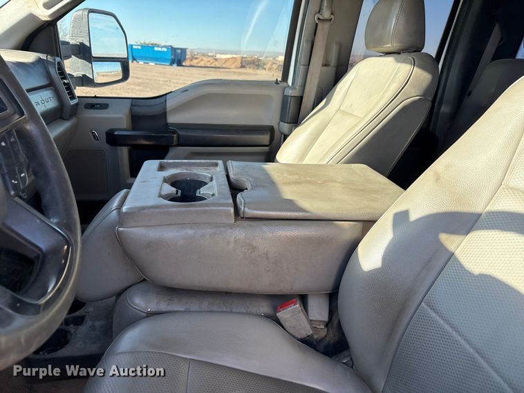 image for item EU4852 2019 Ford F450 Super Duty Crew Cab truck cab and chassis