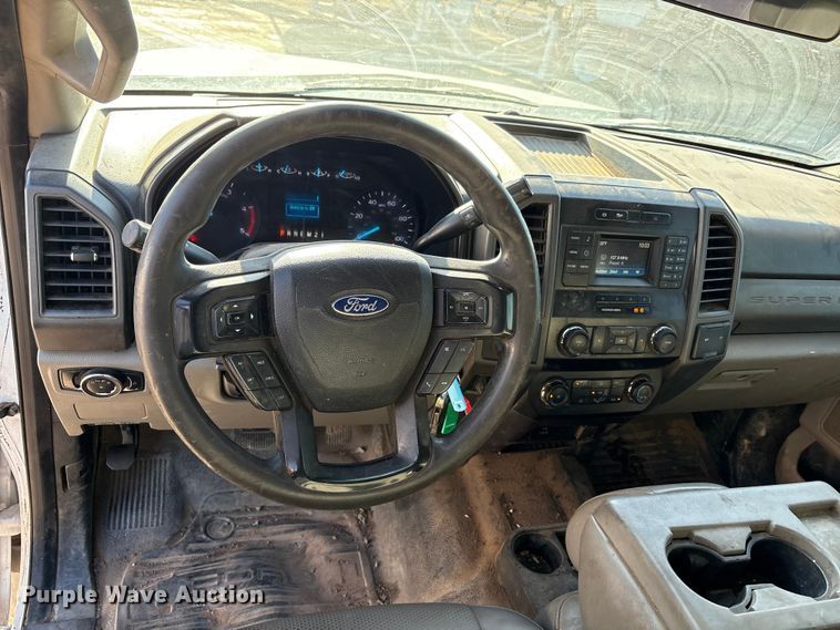 image for item EU4852 2019 Ford F450 Super Duty Crew Cab truck cab and chassis