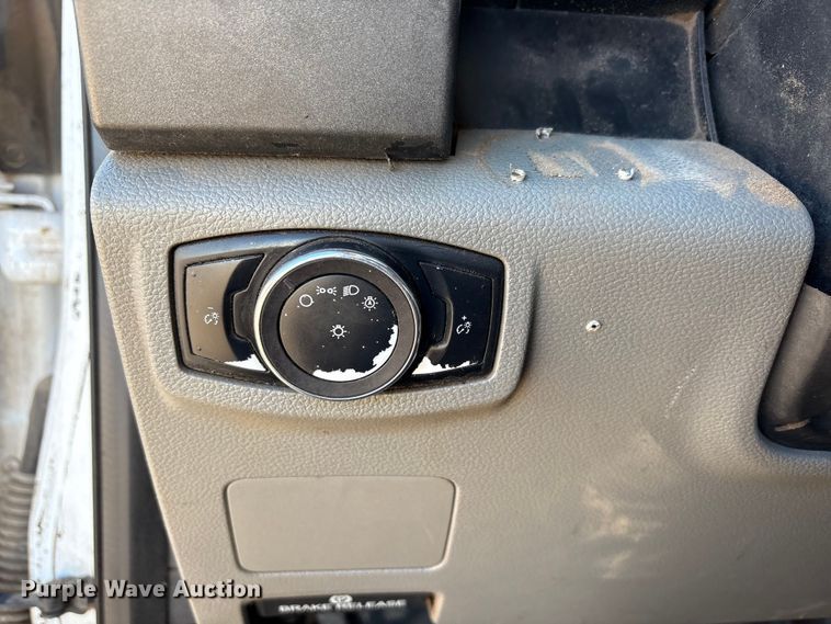 image for item EU4852 2019 Ford F450 Super Duty Crew Cab truck cab and chassis