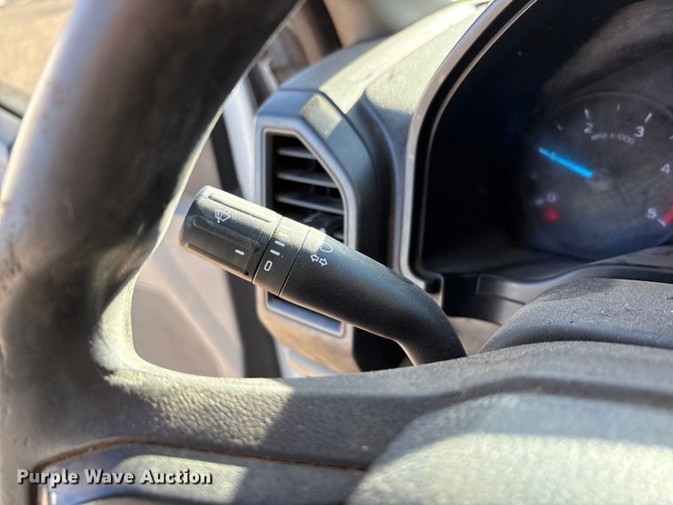 image for item EU4852 2019 Ford F450 Super Duty Crew Cab truck cab and chassis