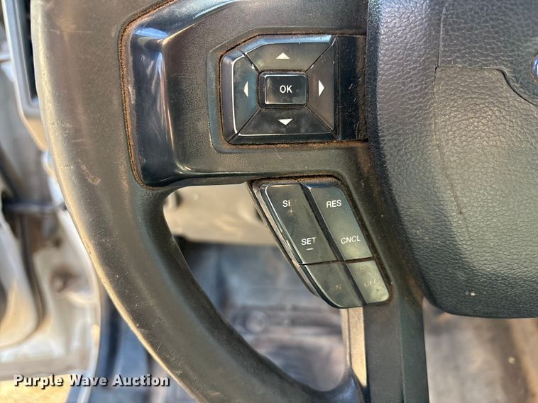 image for item EU4852 2019 Ford F450 Super Duty Crew Cab truck cab and chassis