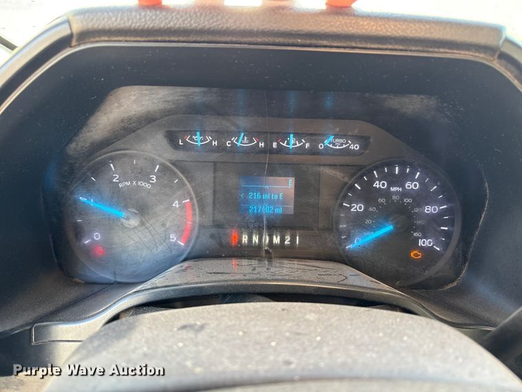 image for item EU4852 2019 Ford F450 Super Duty Crew Cab truck cab and chassis