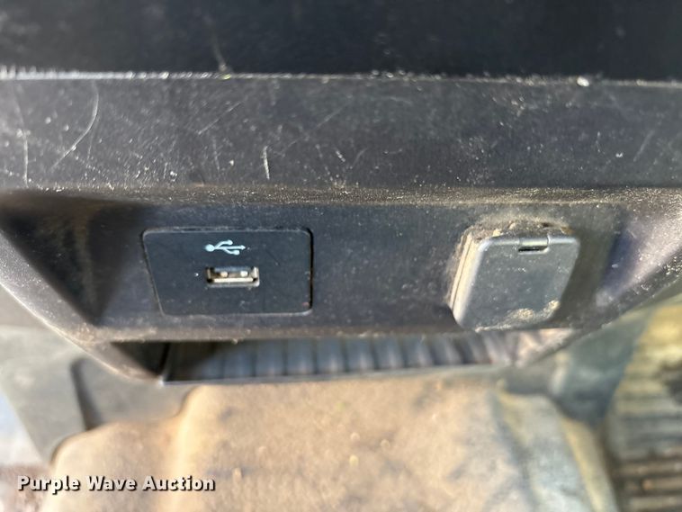 image for item EU4852 2019 Ford F450 Super Duty Crew Cab truck cab and chassis