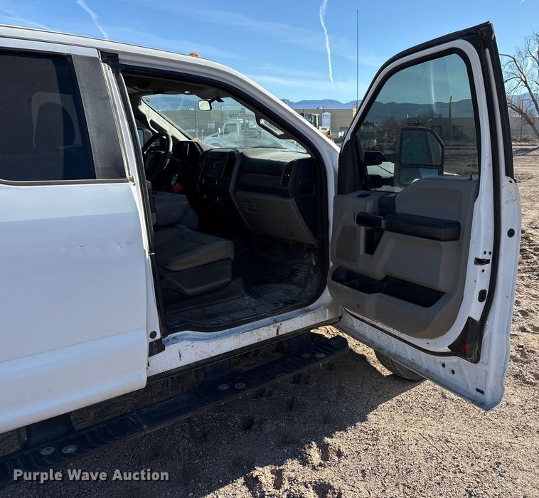 image for item EU4852 2019 Ford F450 Super Duty Crew Cab truck cab and chassis