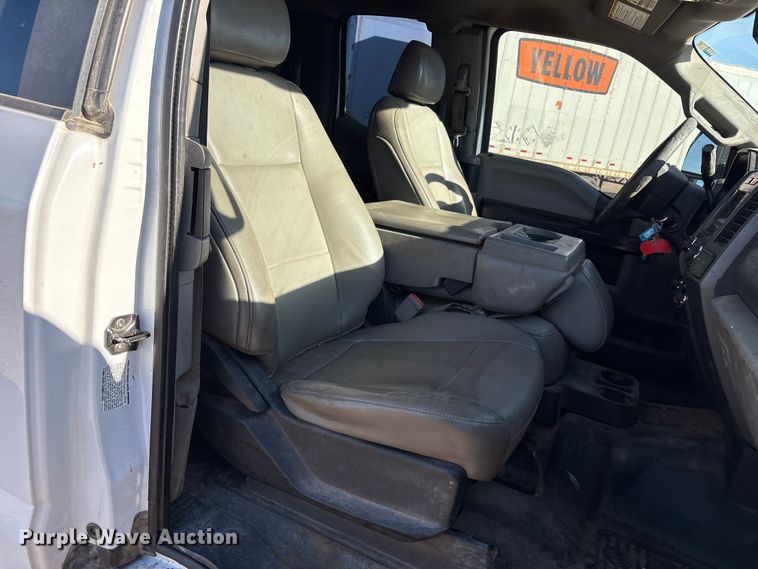 image for item EU4852 2019 Ford F450 Super Duty Crew Cab truck cab and chassis