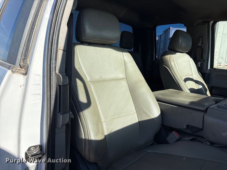 image for item EU4852 2019 Ford F450 Super Duty Crew Cab truck cab and chassis