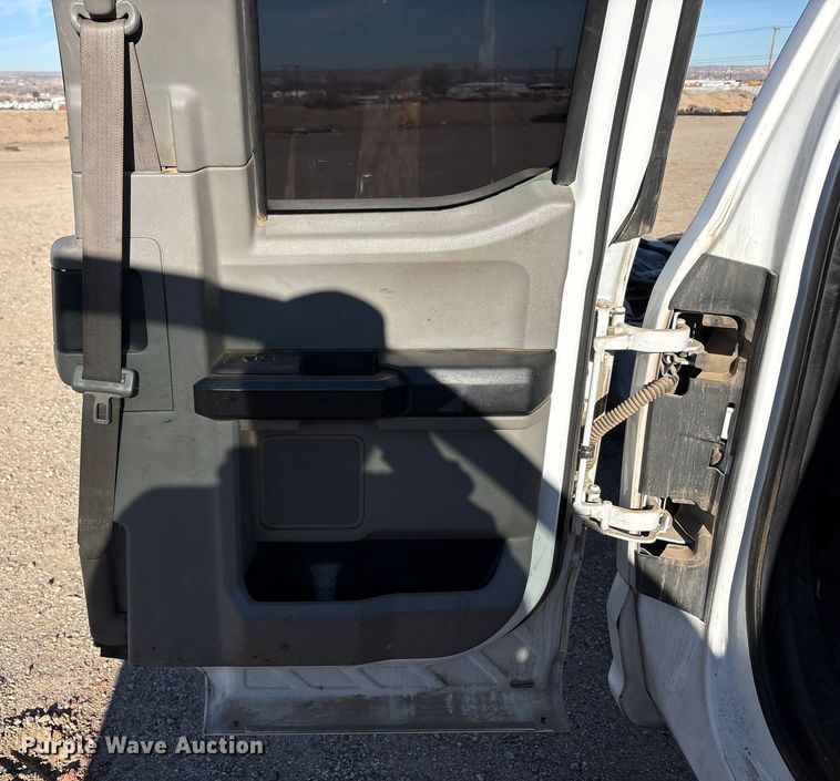 image for item EU4852 2019 Ford F450 Super Duty Crew Cab truck cab and chassis