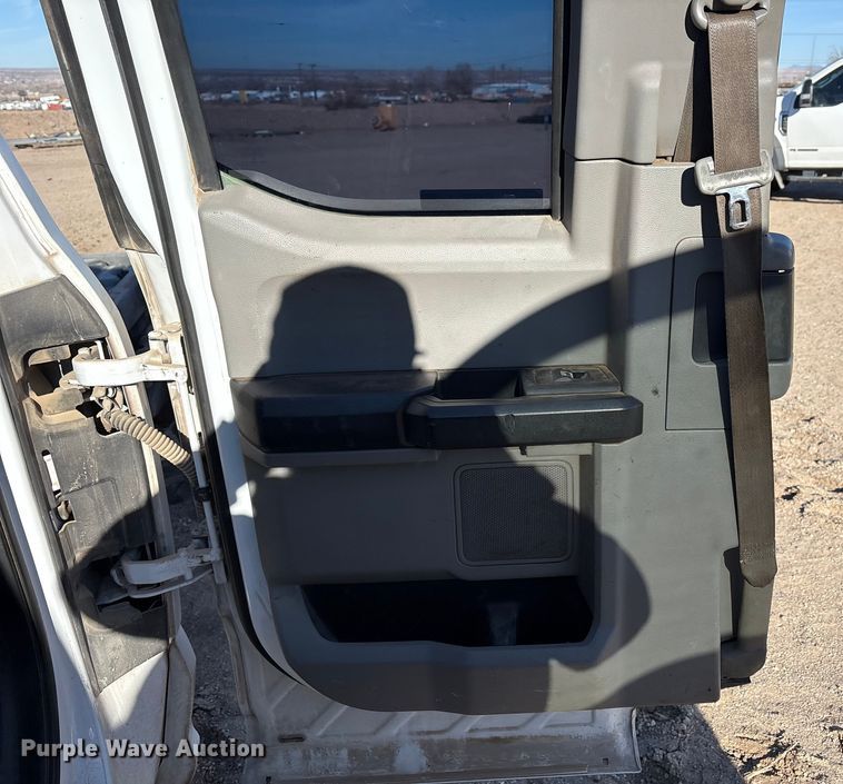 image for item EU4852 2019 Ford F450 Super Duty Crew Cab truck cab and chassis