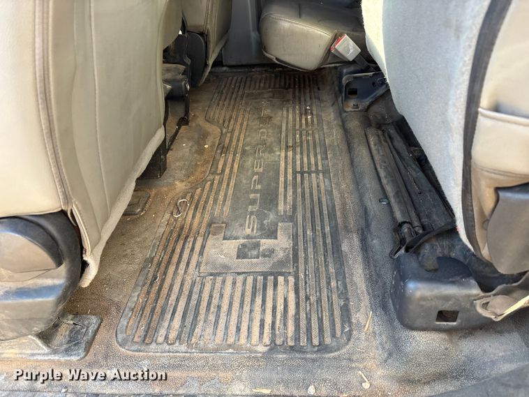 image for item EU4852 2019 Ford F450 Super Duty Crew Cab truck cab and chassis