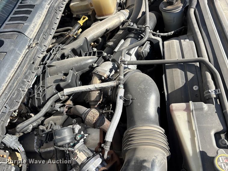 image for item EU4852 2019 Ford F450 Super Duty Crew Cab truck cab and chassis