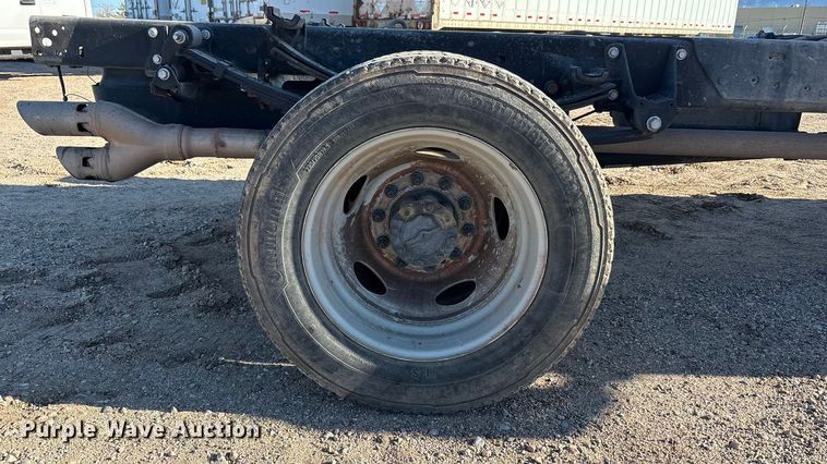 image for item EU4852 2019 Ford F450 Super Duty Crew Cab truck cab and chassis