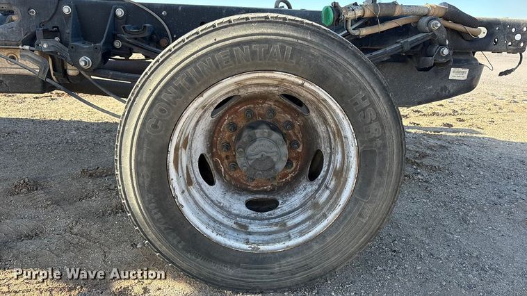 image for item EU4852 2019 Ford F450 Super Duty Crew Cab truck cab and chassis