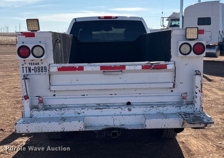 image for item EU4870 2009 GMC Sierra 3500HD utility bed pickup truck