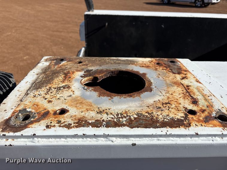 image for item EU4870 2009 GMC Sierra 3500HD utility bed pickup truck